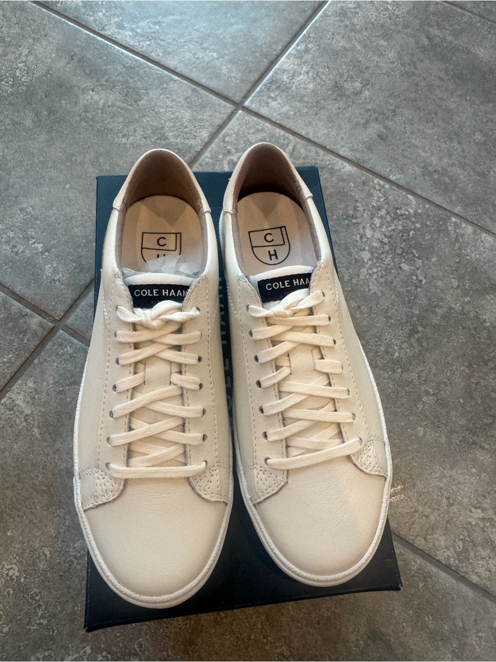 Cole Haan TRAFTON CLUBCOURT 11 sneakers white lea woman’s us size 6 B NEW in box - Picture 2 of 11